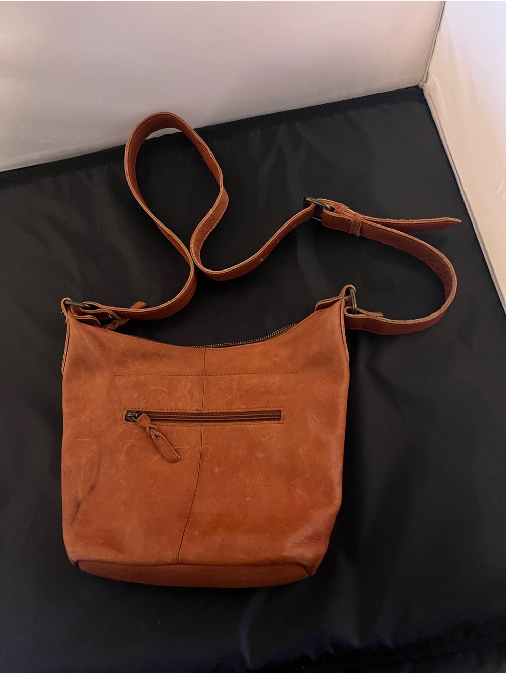 Leather Crossbody Bag in Cognac Brown
